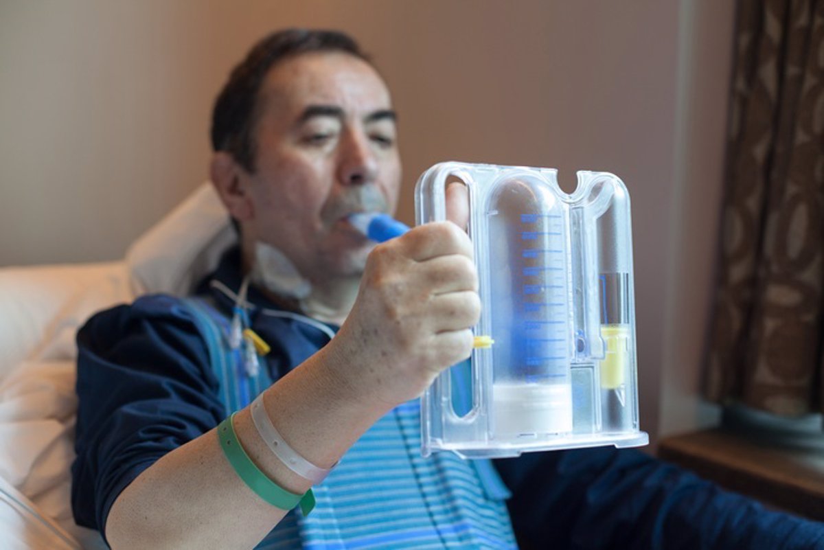 Experto destaca la utilidad de la fisioterapia respiratoria en la rehabilitación pulmonar post-coronavirus