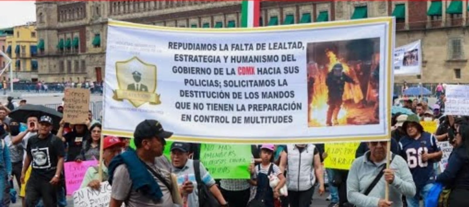 protesta polis